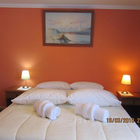 Patagonia Swiss House Hotel Puerto Natales Ngoại thất bức ảnh