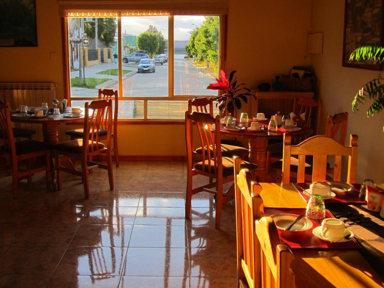 Patagonia Swiss House Hotel Puerto Natales Ngoại thất bức ảnh